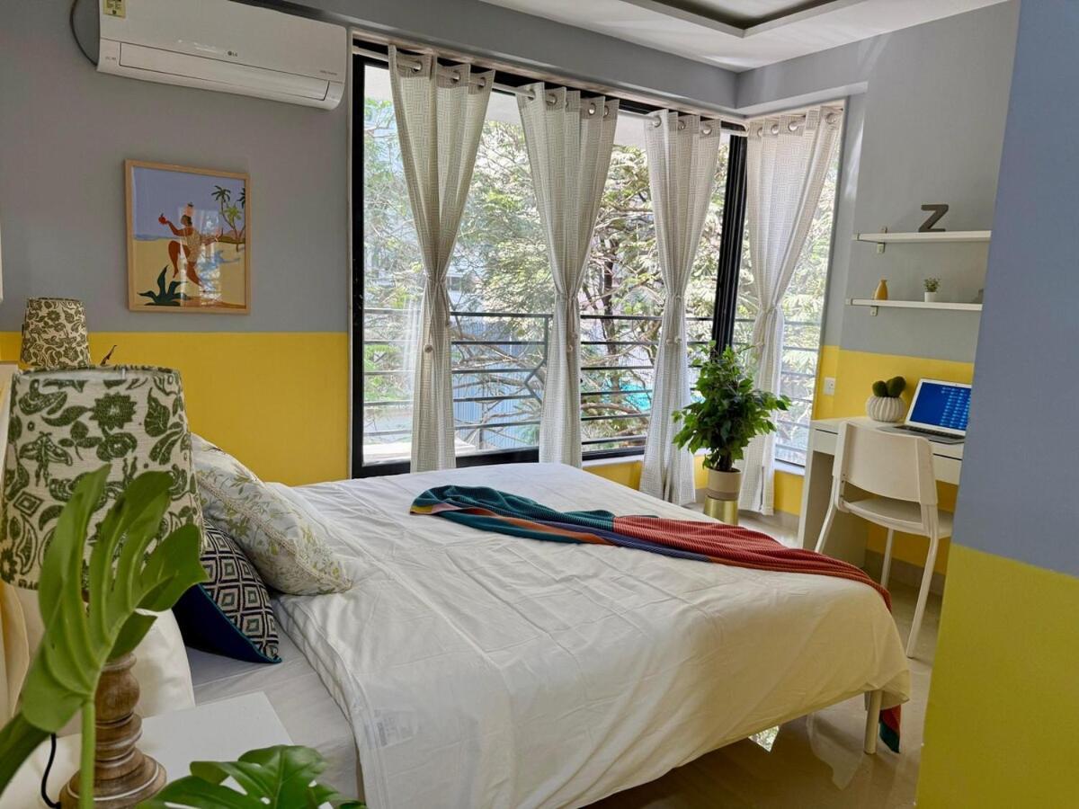Apartment Modern 2 Bedroom Bandra Trendy Location