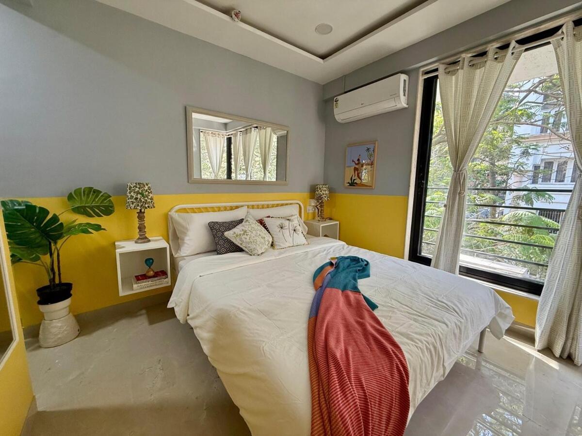 Modern 2 Bedroom Bandra Trendy Location Apartment *